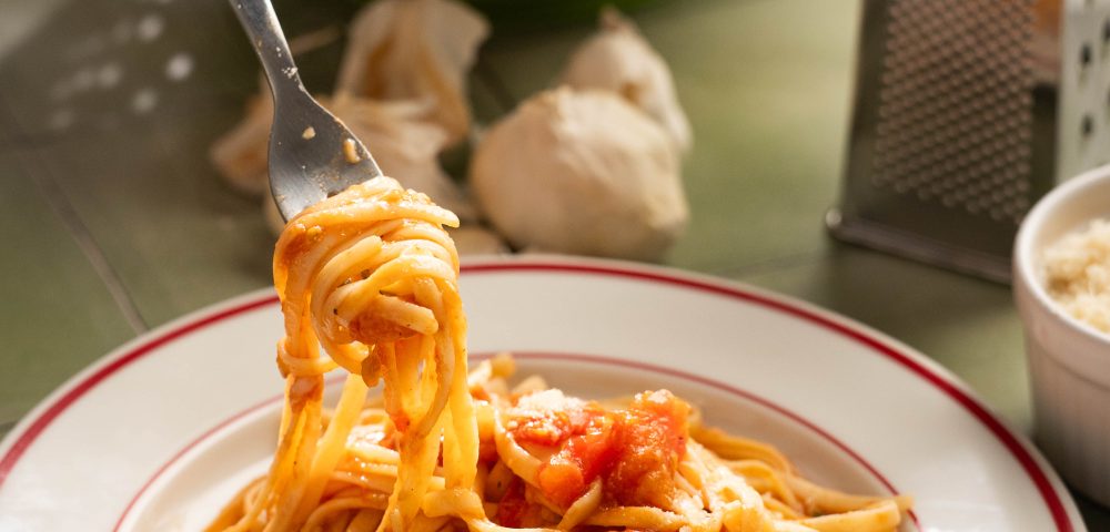 Σάλτσα μαρινάρα με βασιλικό και σόρδο