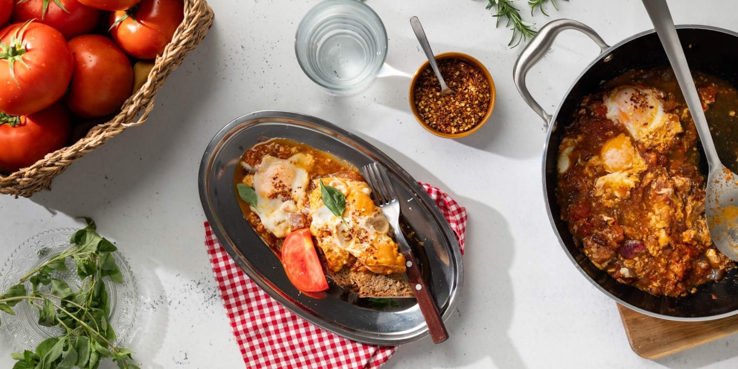 Shakshouka: Αβγά σε σάλτσα τομάτας